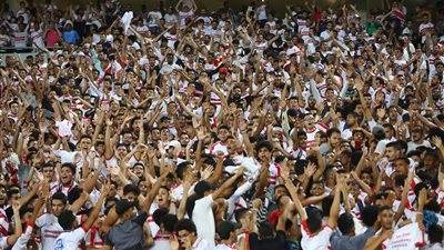 جماهير الزمالك تملأ مدرجات برج العرب لمساندة الأبيض في نهائي الكأس