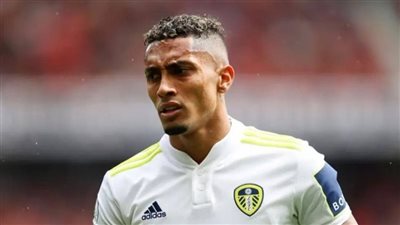 بسبب صفقة رافينيا.. برشلونة يتعرض لانتقادات واسعة