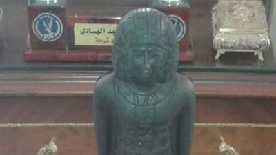 موظف بالتعليم يقود تشكيلا عصابيا للاتجار بالآثار بالدقهلية