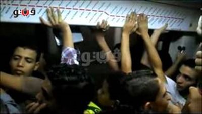 بالفيديو.. مترو الأنفاق يتحرك دون غلق الأبواب