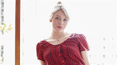 عاشقات ارتداء اللون الأحمر 