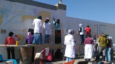 حملة لطلاب «فنون جميلة حلوان» لتجميل شوارع الجيزة (صور)