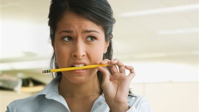 القلم الرصاص لعلاج الصداع والليمون لدوار البحر