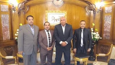 محافظ الوادي الجديد يلتقي الرئيس التنفيذي لموسوعة جينيس العالمية في مصر