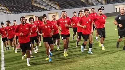 عبد الله يؤازر المنتخب الأوليمبي قبل مواجهة السعودية الثانية (صور)