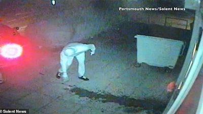 فشل محاولة عصابة سرقة ماكينة صراف آلي بالتفجير (فيديو وصور)