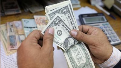 ضبط بنك عملات متحرك بحوزة شخصين بمدينة نصر