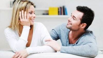 اعط زوجتك إجازة من الأعباء المنزلية وخصص لها وقتا للكلام