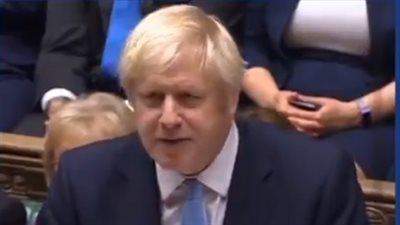 جونسون يتهم المعارضة البريطانية بتسليم المليارات لبروكسل (فيديو)