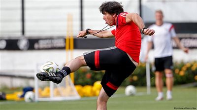 لوف يسعى إلى حسم النهائي قبل ركلات الترجيح