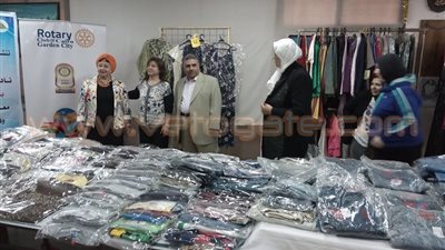 بالصور.. عميد «طب بيطري بنها»: معرض الملابس اشتمل على 1000 قطعة