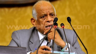 عبد العال منفعلًا على نائبين: «مايصحش كده»