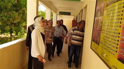 نائب محافظ الوادي الجديد تحيل إدارة مدرسة للتحقيق (صور)