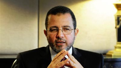 بعد الإفراج عن «قنديل».. سياسيون يطالبون بمحاكمة رئيس الوزراء الأسبق بإهدار المال العام.. «زهران»: كان من المحرضين على العنف في رابعة والنهضة وأخطأ في حق الشعب.. و«التكتل»