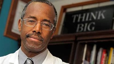 مرشح رئاسي محتمل يشكك في انتماء أوباما للسود: تربى على أنه «أبيض»