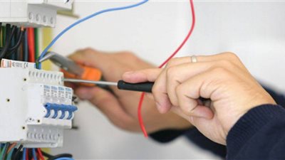 التحقيق في 125 قضية سرقات للتيار الكهربائي وضرائب بالمحافظات