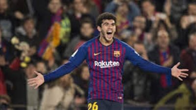 لاعب برشلونة ينتقد مدربه.. تعرف على السبب