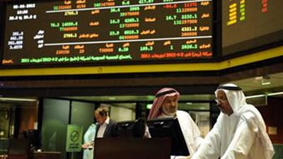 أسهم الكويت عند أعلى مستوى بشهر وأداء السعودية متباين