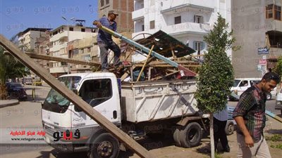 محافظ دمياط يتفقد أعمال النظافة بميدان الساعة