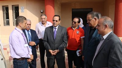 محافظ شمال سيناء يتفقد المدارس في أول أيام العام الجديد (صور)
