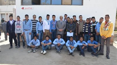 محافظ الإسماعيلية يفتتح معرض التعليم المجتمعي (صور)