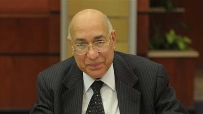 وزير المالية الأسبق يصل جامعة الأزهر لحضور اجتماع المجلس