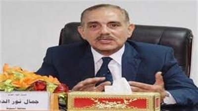 محافظ أسيوط يهنئ الفائز بالمركز الأول في بطولة أفريقيا لرفع الأثقال