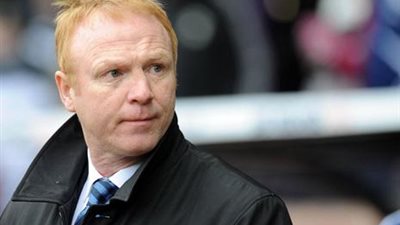 ماكليش مدرب الزمالك يلغي رحلة أسرته بسبب الإنتاج الحربي