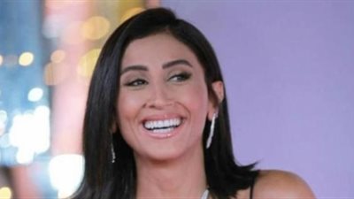 دينا الشربيني تجسد زوجة كريم عبد العزيز في 