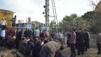 متظاهرو الإسماعيلية يقطعون السكك الحديدية