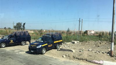 بالصور.. تشديدات أمنية بطريق «الإسماعيلية - بورسعيد»