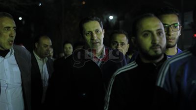 علاء مبارك في عزاء «إينو» (فيديو)