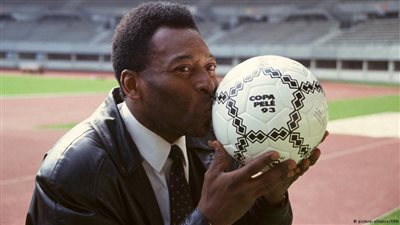 «نجوم العالم» يهنئون «الألمان»..«بيليه»:مبروك ألمانيا كان مونديالاً رائعًا.. «ألونسو»: برافو «أوزيل وخضيره».. «فييرا»: تستحقون التتويج.. وزم