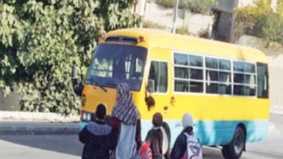 10 أشياء اطلبيها من مشرفة أتوبيس المدرسة الخاص بطفلك