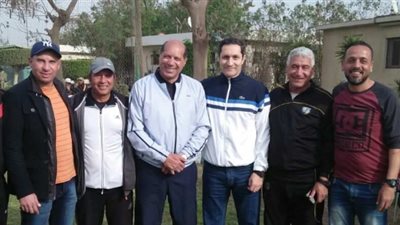 علاء مبارك يحضر لقاء الأهلي والمقاولون ببطولة القطاعات 2000 (صور)