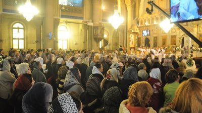 بالصور.. أقباط الإسكندرية يشاركون البابا تواضروس في قداس صوم يونان