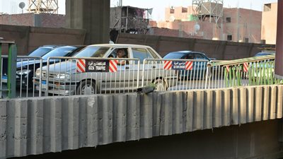 عودة حركة المرور على دائري صفط اللبن بعد حادث انقلاب ميكروباص (صور)