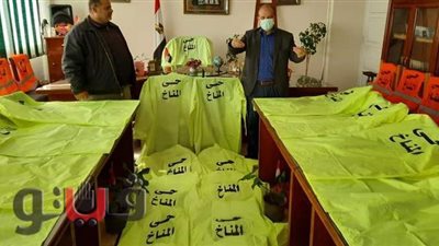 حي مناخ بورسعيد يوحد زي عمال النظافة الصيفي والشتوي | صور