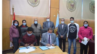 اتفاقية تعاون بين جامعة سوهاج وممثلي الفرق الفائزة في برنامج الحاضنات التكنولوجية