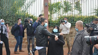 شقيقة وحيد حامد تطلب توديعه | صور