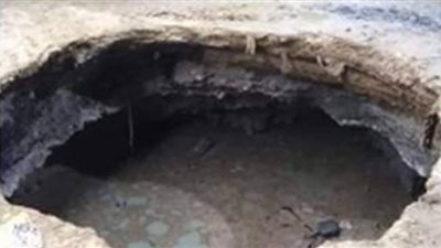 مصرع سائق بسبب سقوط سيارته في هبوط أرضي بالإسكندرية |صور