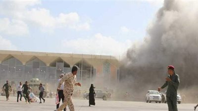 رئيس وزراء اليمن: هجوم مطار عدن كان يهدف للقضاء على الحكومة الجديدة