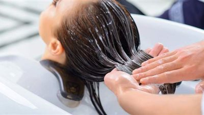 الطريقة الصحيحة لغسل الشعر