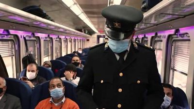 الداخلية تحظر استقلال المواطنين وسائل النقل الجماعى دون كمامة | فيديو