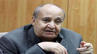 قبل رحيله بأيام.. وحيد حامد ينتهي من 