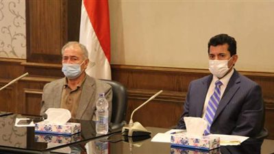 وزير الرياضة وحسن مصطفى يستقبلان منتخب يد اليابان بالمطار.. غدا