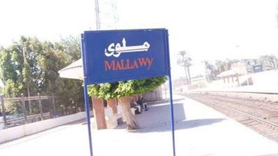 انقلاب 3 عربات بقطار مخصص لنقل القصب في المنيا