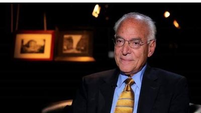 فاروق الباز: كويكب كبير معدنه صلب قد يصطدم بالأرض | فيديو