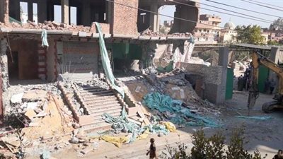 إحالة نائب رئيس مدينة منوف ومدير العقود للمحاكمة بسبب إزالة مخالفات البناء