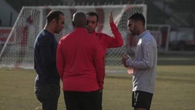 موسيماني يجتمع مع جهازه المعاون استعدادا لمواجهة سونيديب